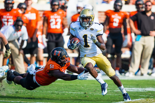 Georgia Tech Redshirt Sophomore A-Back Qua Searcy (#1) led all rushers with 91 yards on just seven carries.