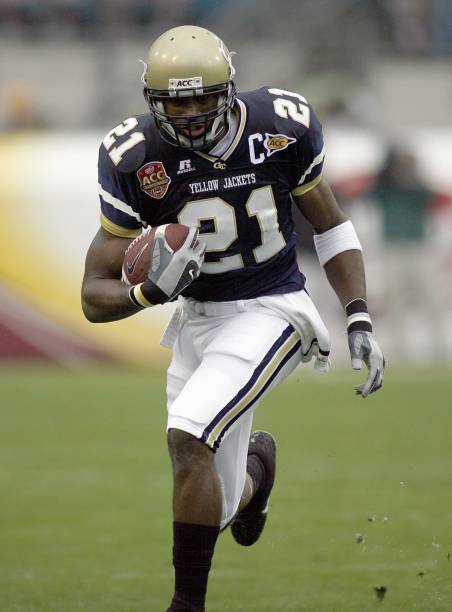 calvin-johnson-of-the-georgia-tech-yellow-jackets-carries-the-ball-picture-id72798870