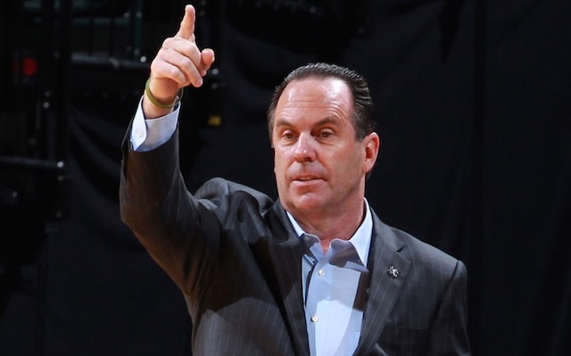 Mike-Brey-Coaching-Notre-Dame-Win-Father-Died.jpg